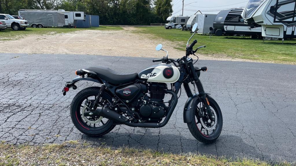 2027 Royal Enfield HUNTER 350 - TOKYO BLACK in Marengo, IL