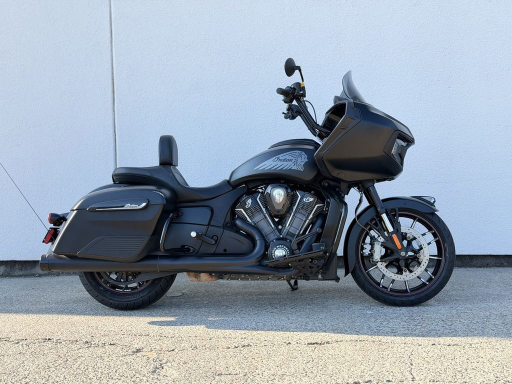 2021 Indian Challenger Dark Horse Thunder Black Smoke DARK HORSE in Huntsville, AL