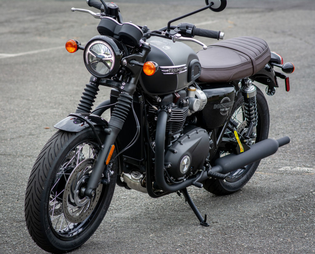 2026 Triumph Bonneville T120 Black Matt silver ice BLACK in Richmond, VA