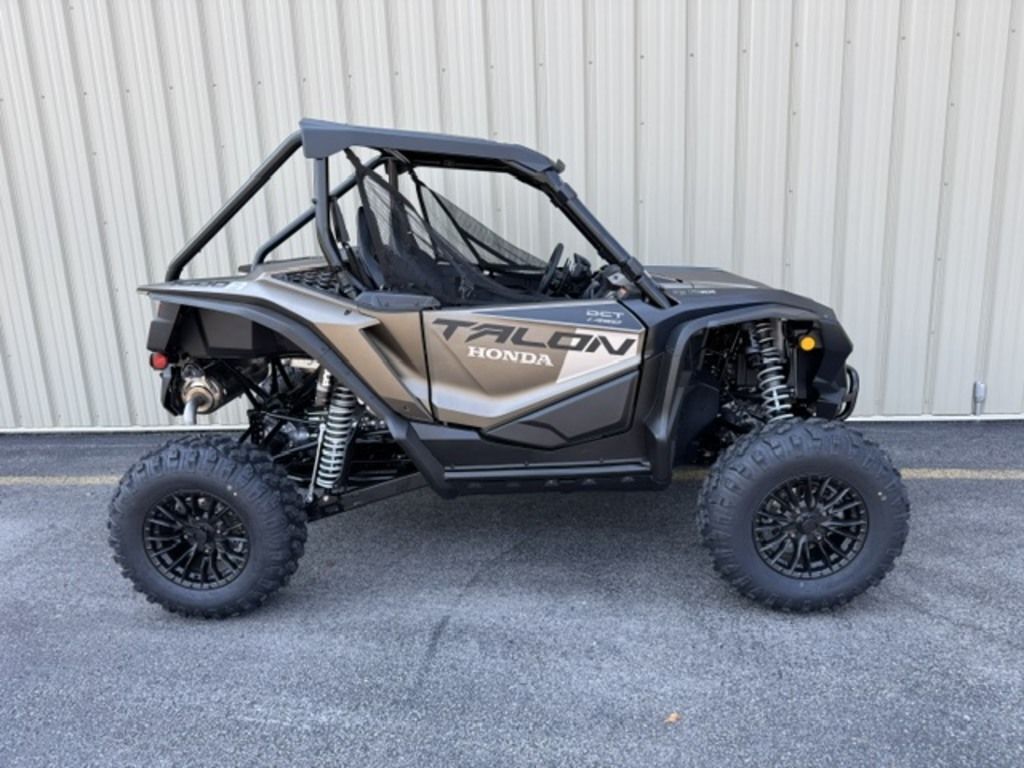 2026 Honda® Talon 1000R FOX Live Valve in bridgeport WV