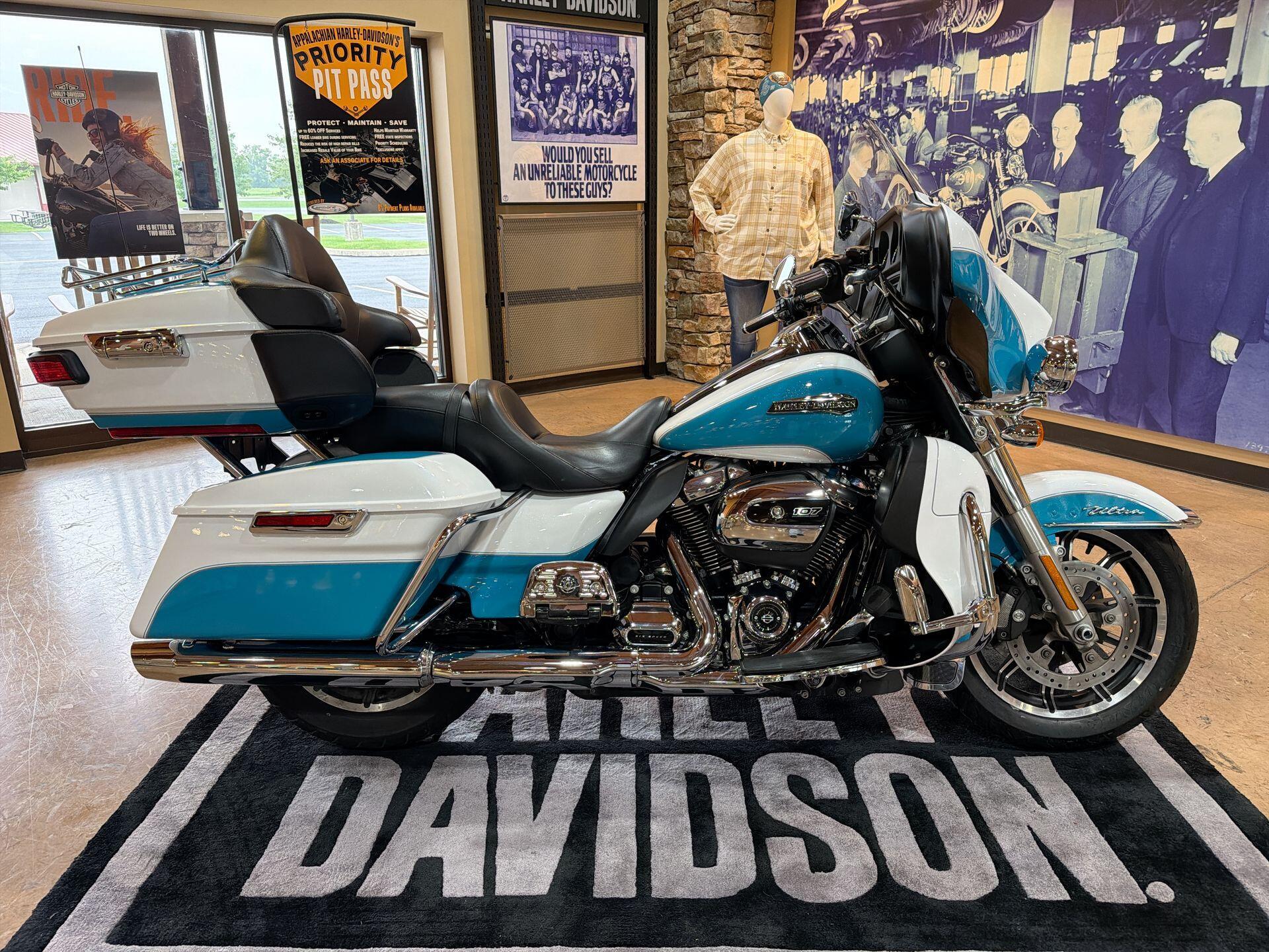 2017 Harley-Davidson Electra Glide Ultra Classic ULTRA CLASSIC FLHTCU in Mechanicsburg, PA