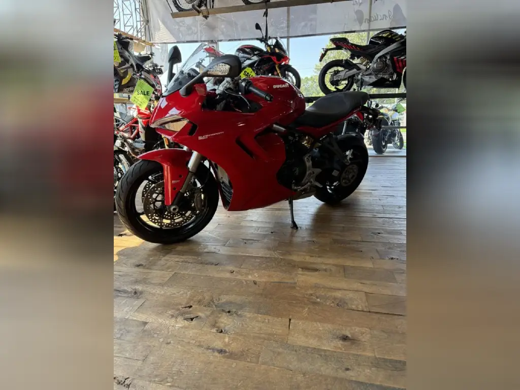 2021 Ducati SuperSport 950 Ducati Red