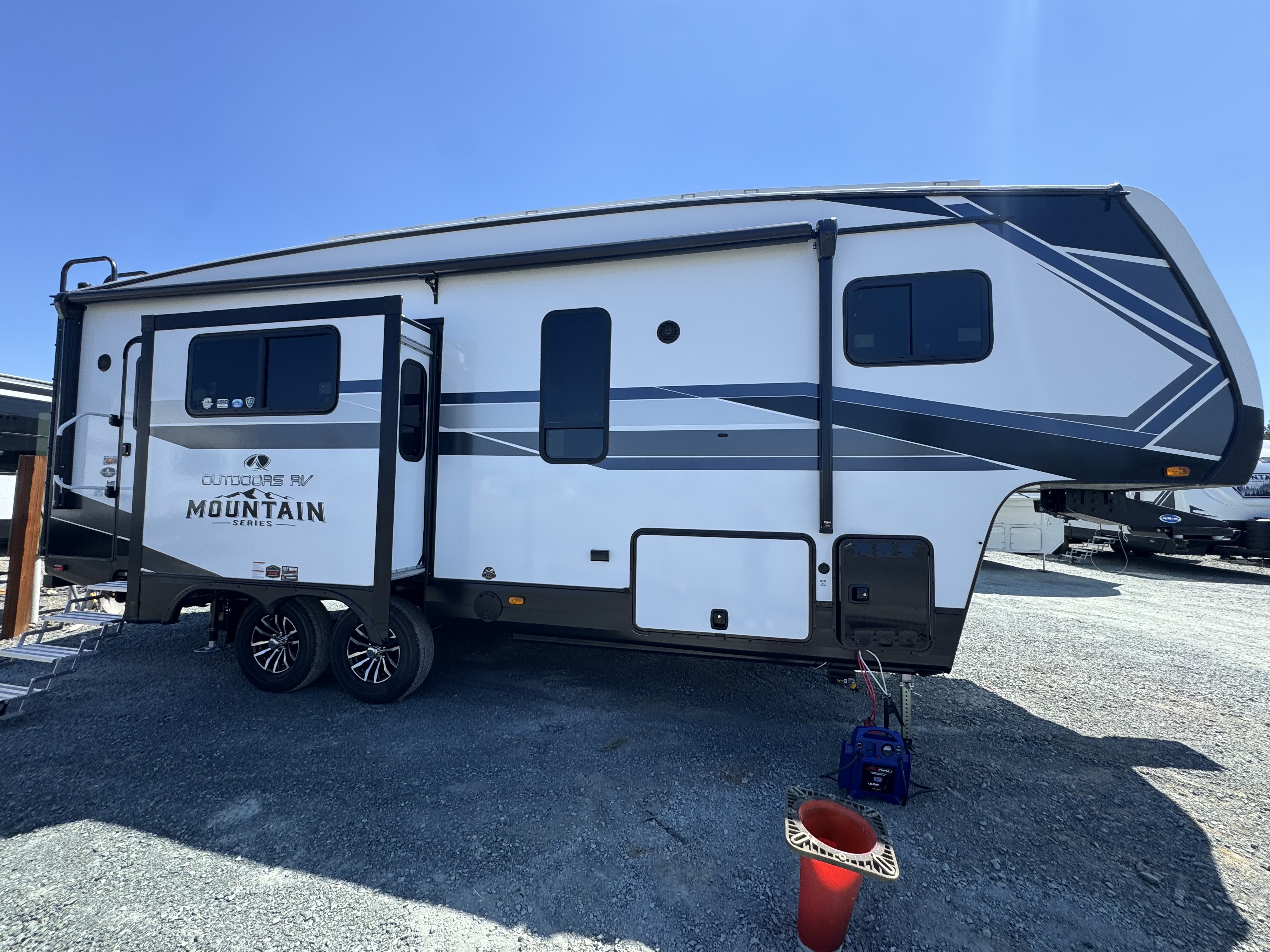 2027 Outdoors Rv Mountain Glacier Peak F26RKS in grants pass OR