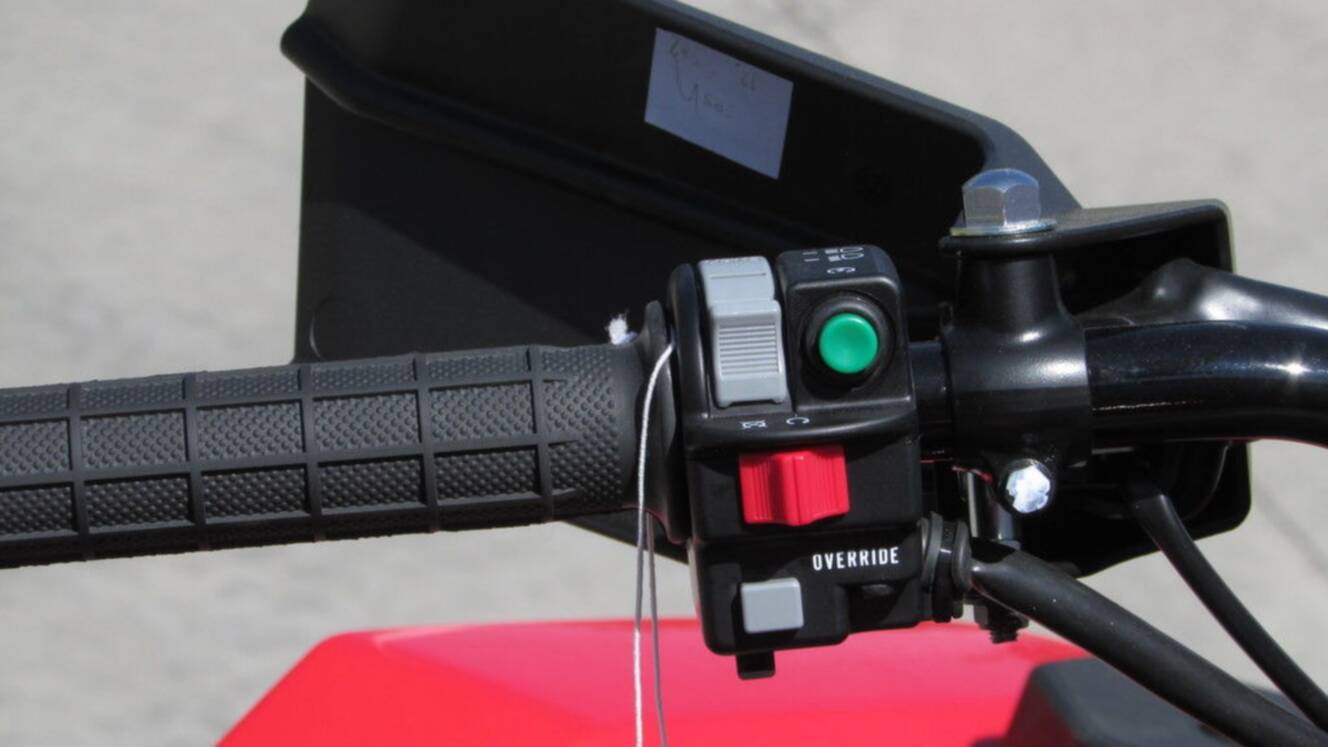 A photo of this 2025 Suzuki KingQuad 750AXi Power Steering