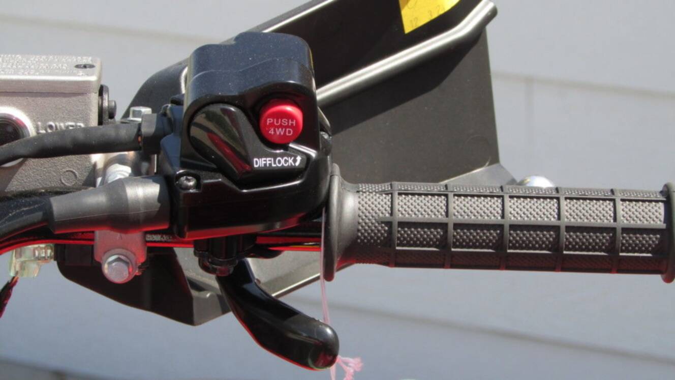 A photo of this 2025 Suzuki KingQuad 750AXi Power Steering