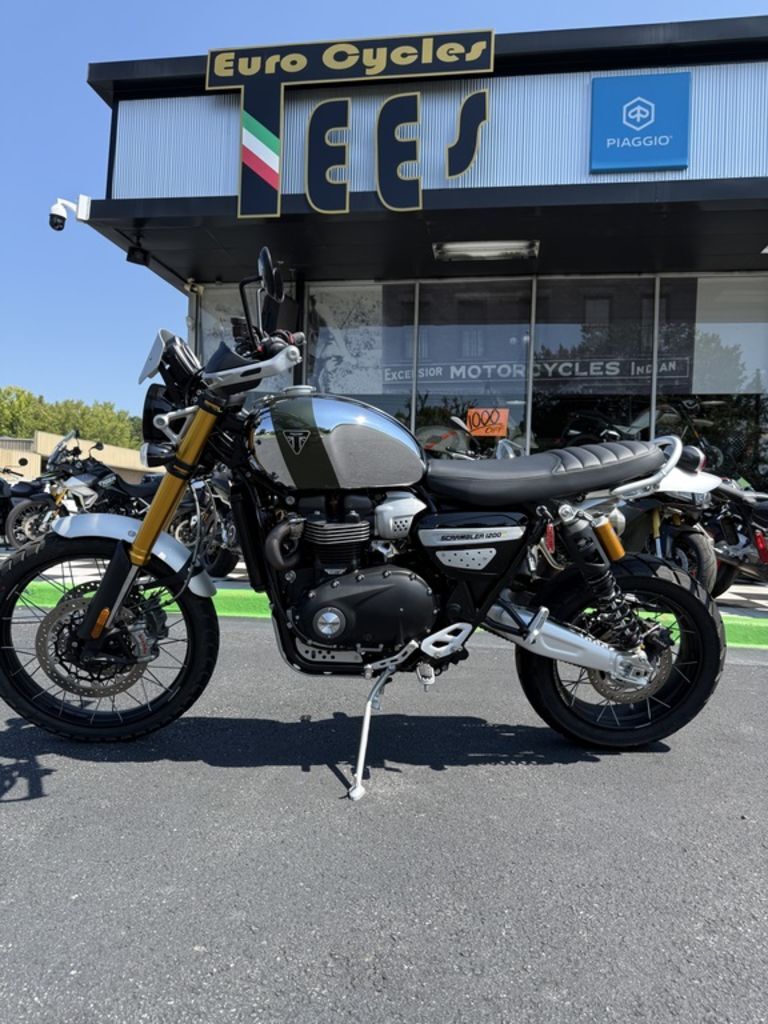 2023 Triumph Scrambler 1200 XE Chrome Edition Brooklands Green in Charlotte, NC
