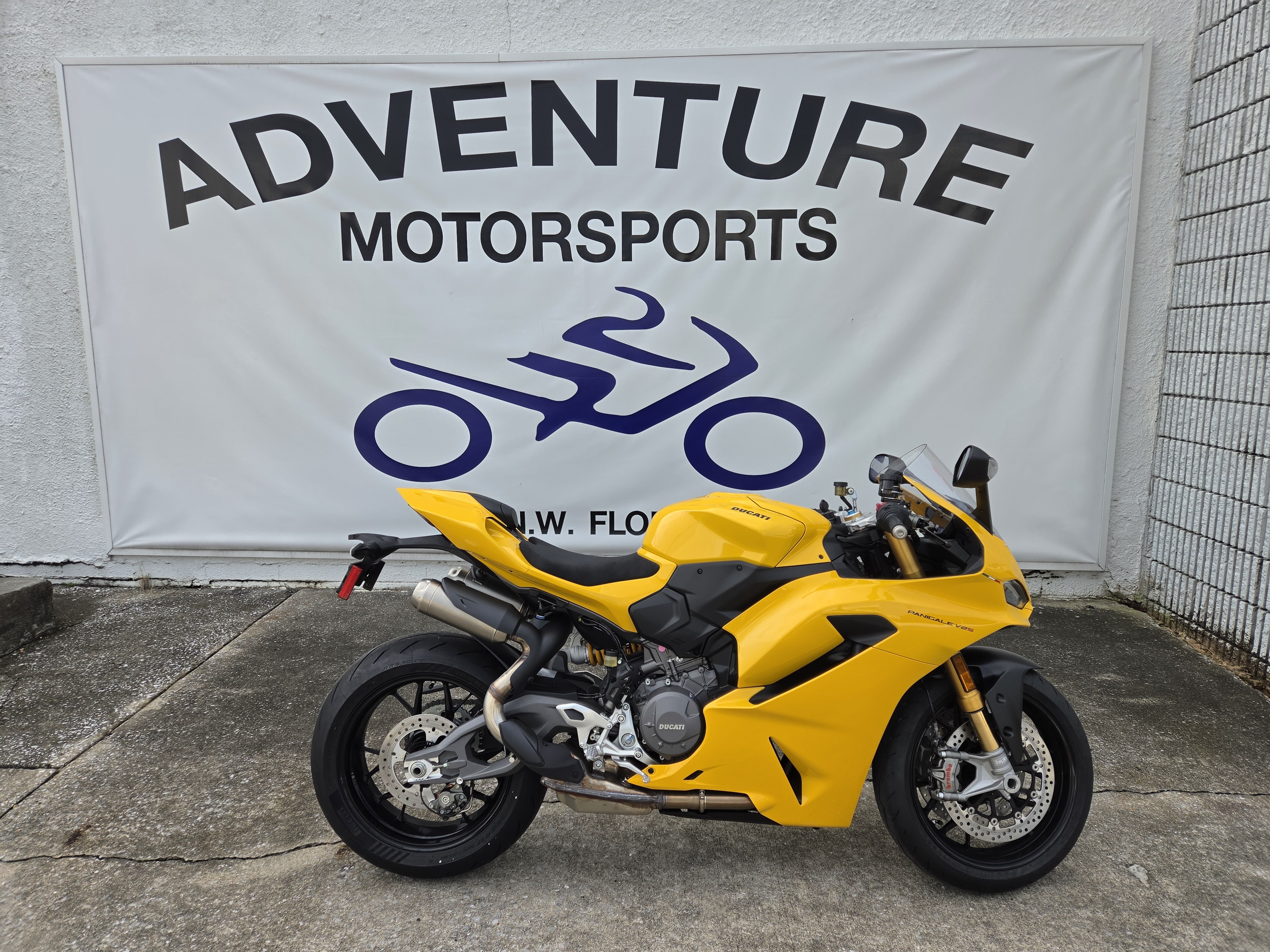 2027 Ducati PANIGALE V2S V2 in Pensacola, FL