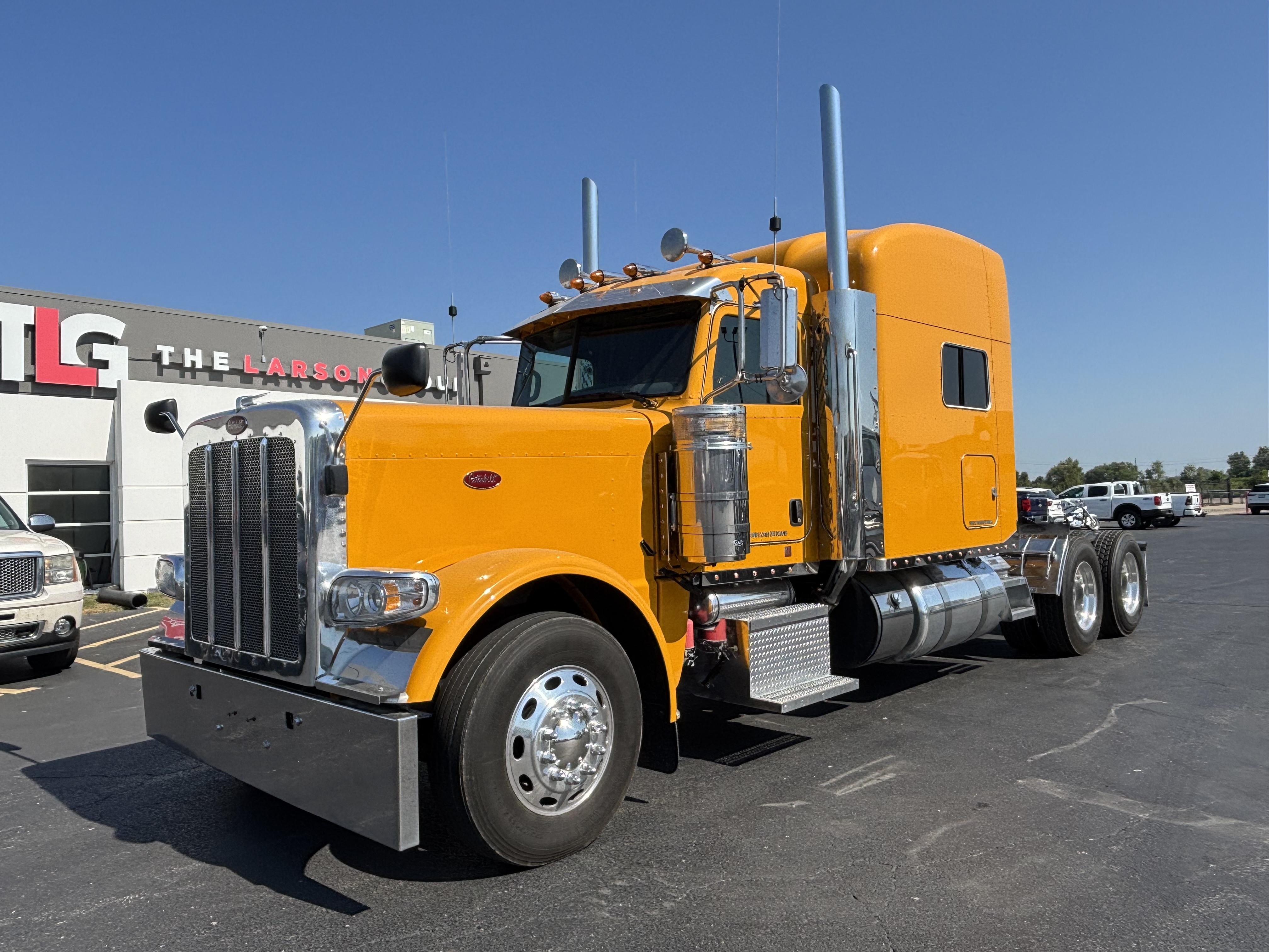 2017 Peterbilt 389 in East Saint Louis, IL