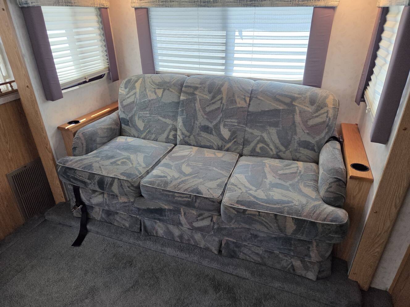 A photo of this 1997 Georgie Boy Cruise Master 3415