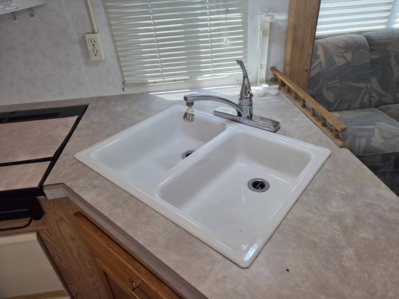 A photo of this 1997 Georgie Boy Cruise Master 3415