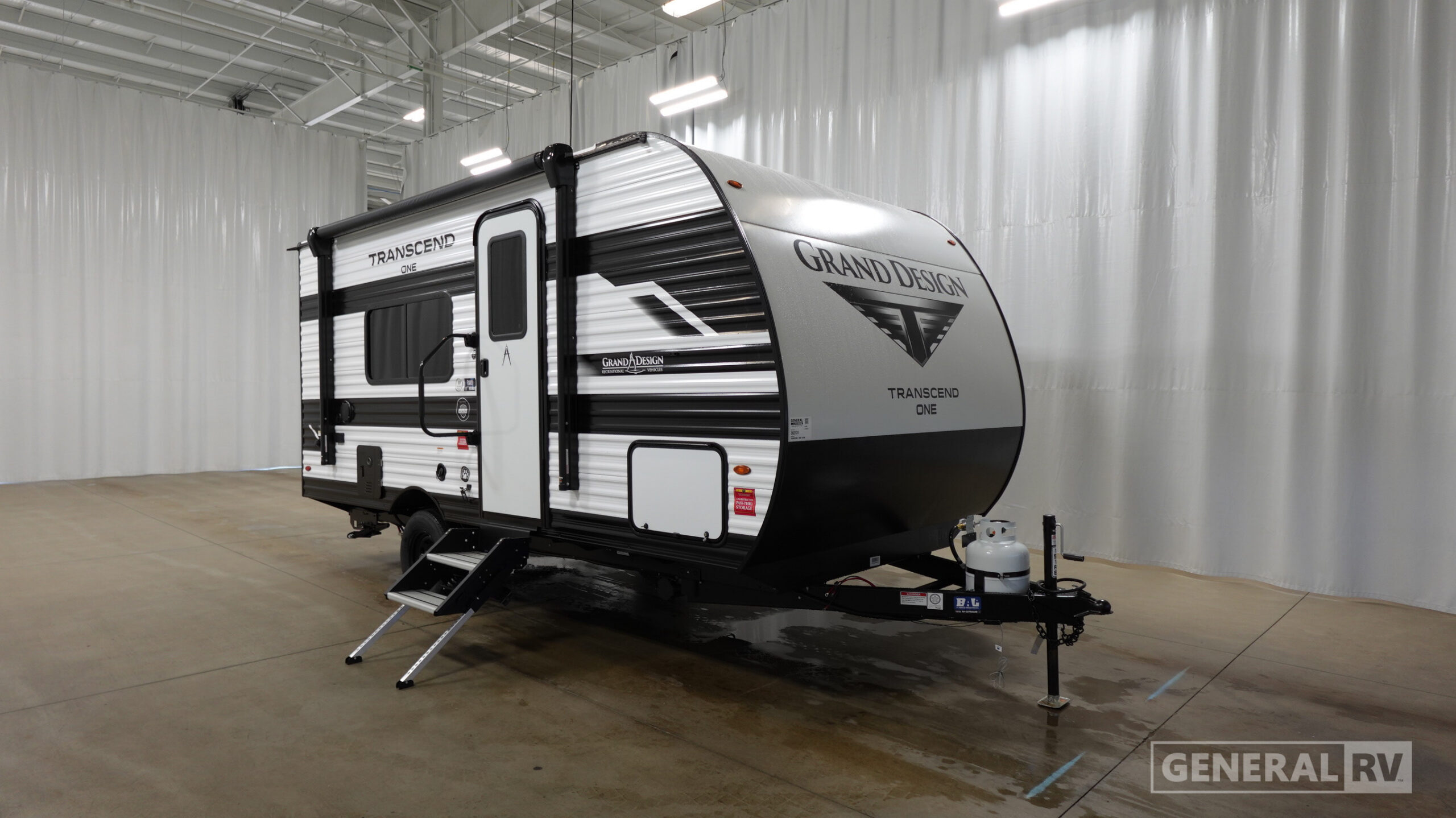 2027 Grand Design TRANSCEND-ONE 151RB in north canton OH