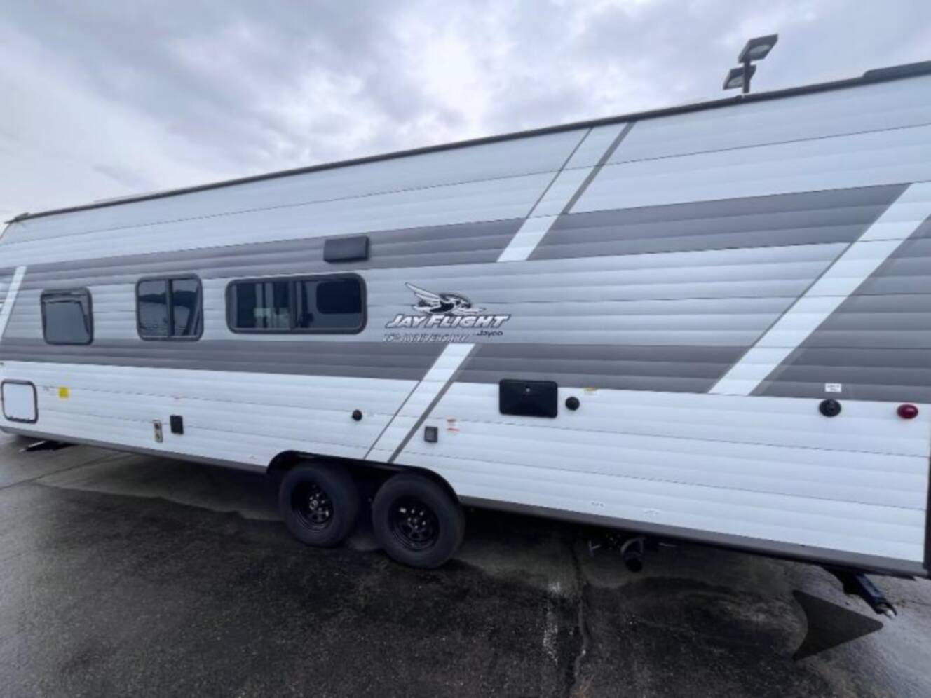 A photo of this 2027 Jayco Jay Flight SLX 260BHW