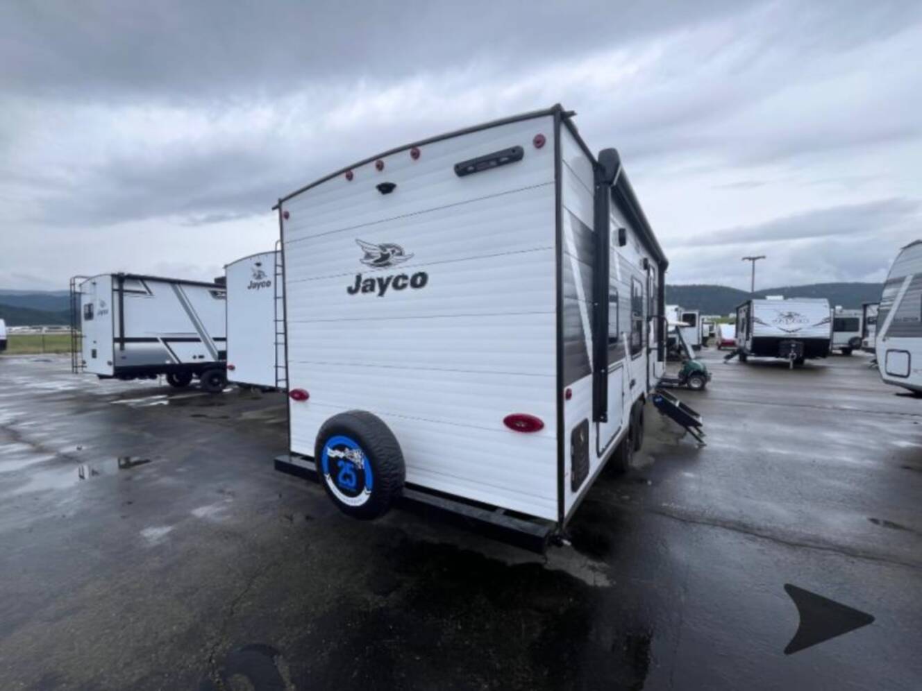 A photo of this 2027 Jayco Jay Flight SLX 260BHW