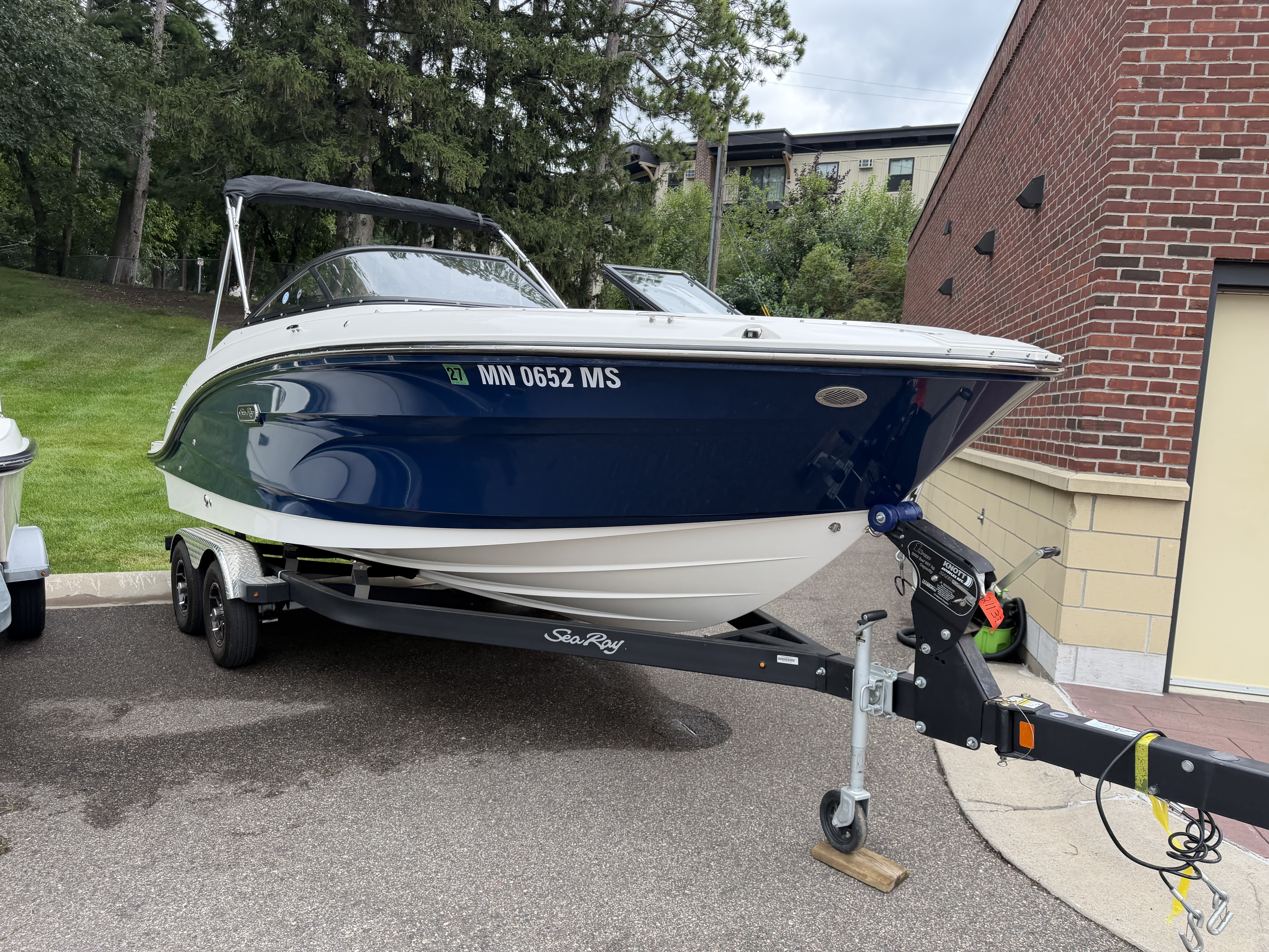 2025 Sea Ray 21 SPX 230 OUTBOARD in excelsior MN