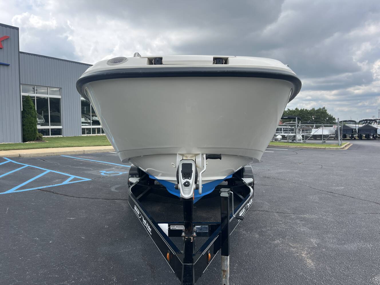 A photo of this 2013 Boston Whaler 230 VANTAGE