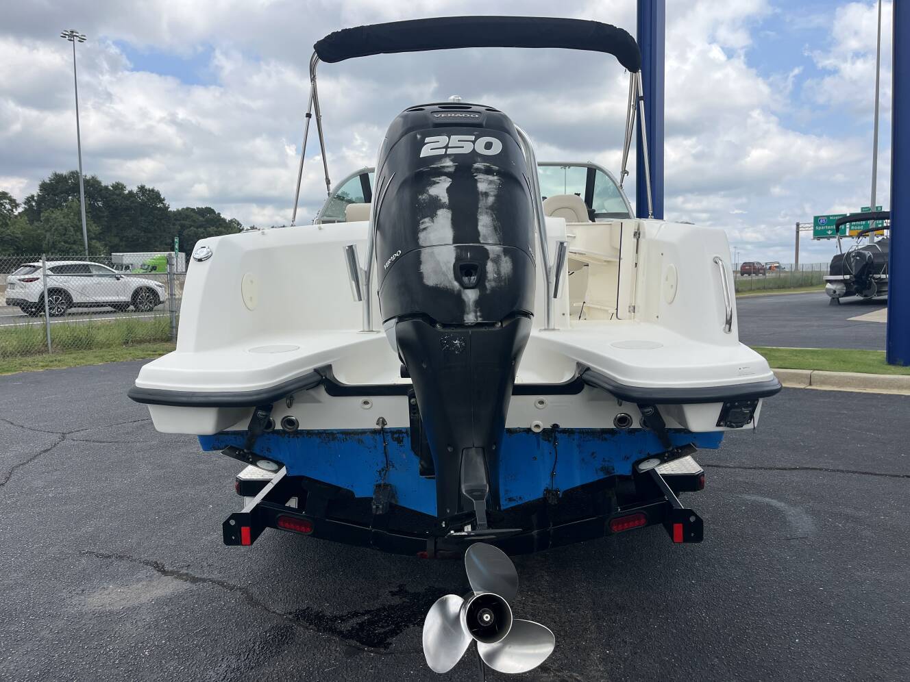 A photo of this 2013 Boston Whaler 230 VANTAGE
