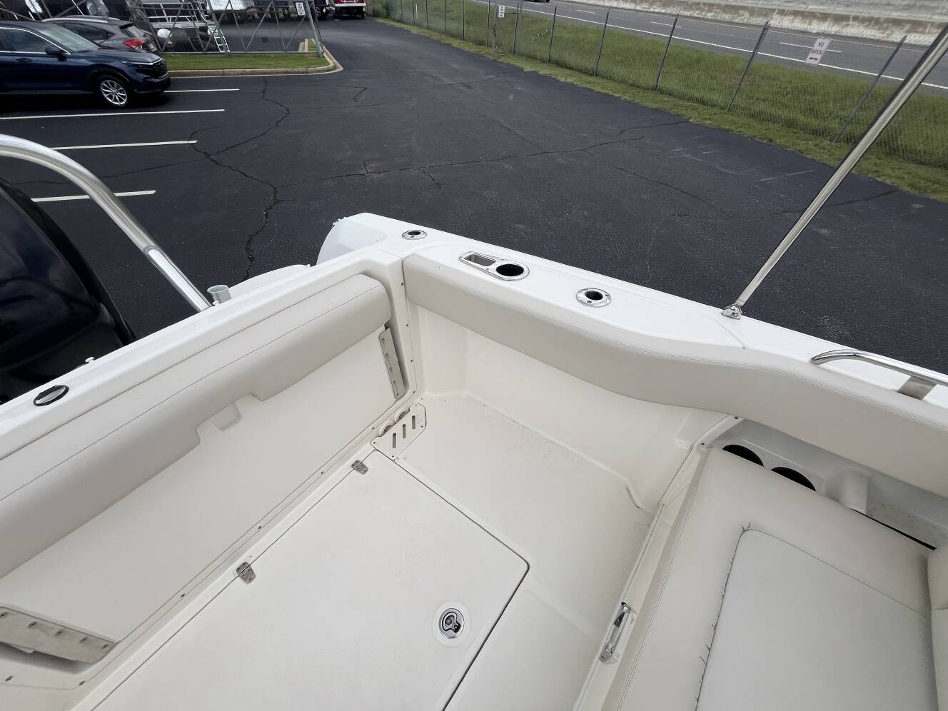 A photo of this 2013 Boston Whaler 230 VANTAGE