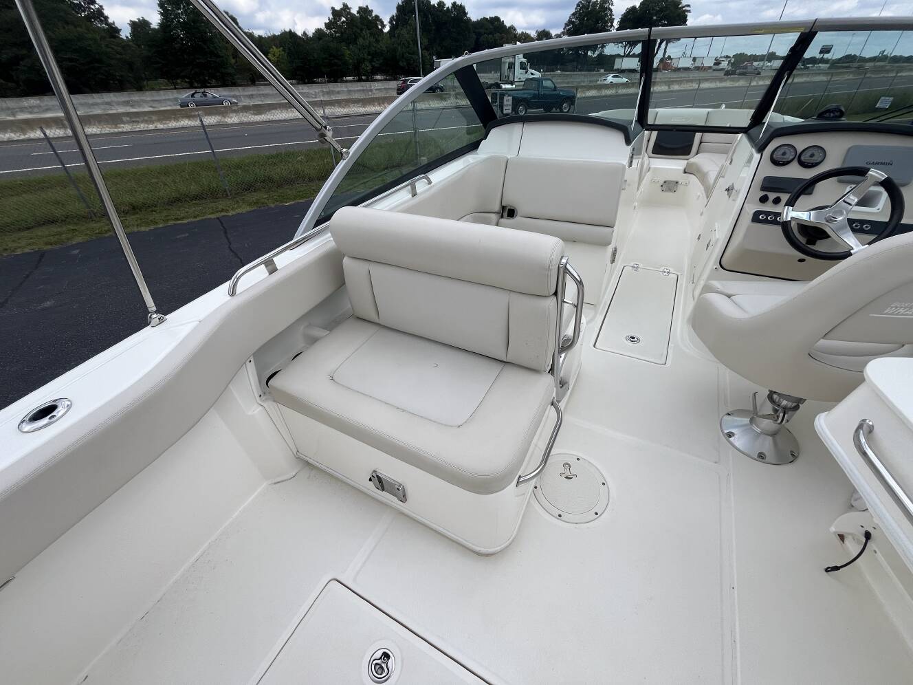 A photo of this 2013 Boston Whaler 230 VANTAGE