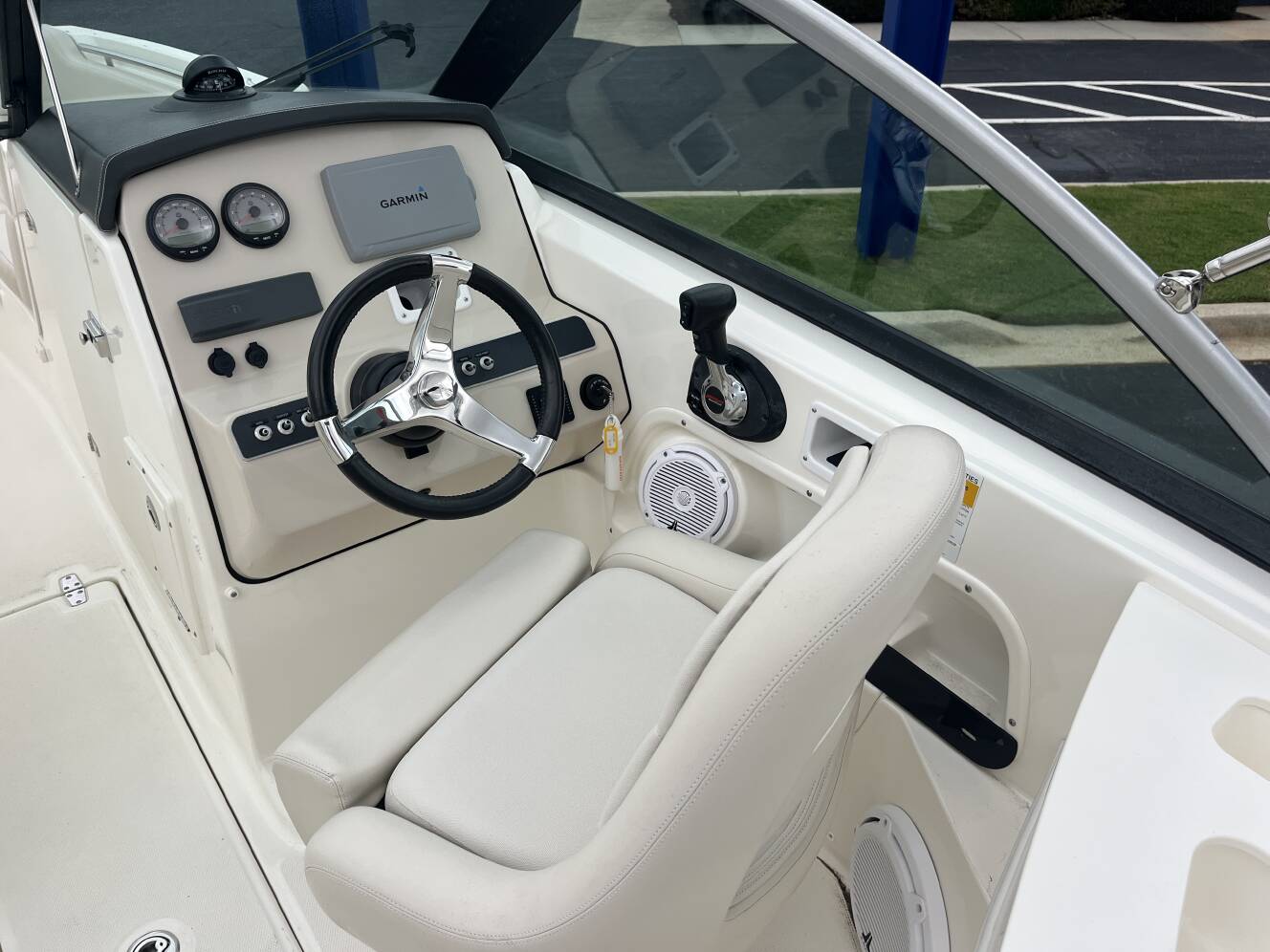 A photo of this 2013 Boston Whaler 230 VANTAGE