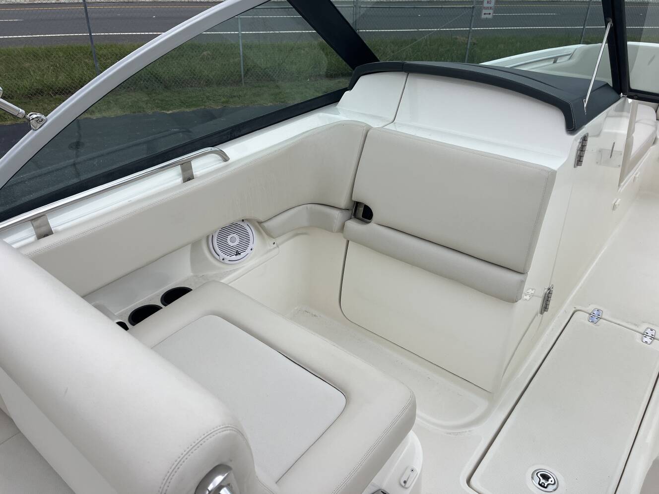 A photo of this 2013 Boston Whaler 230 VANTAGE
