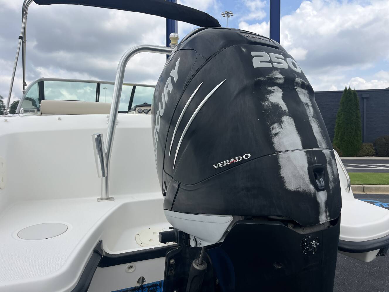 A photo of this 2013 Boston Whaler 230 VANTAGE