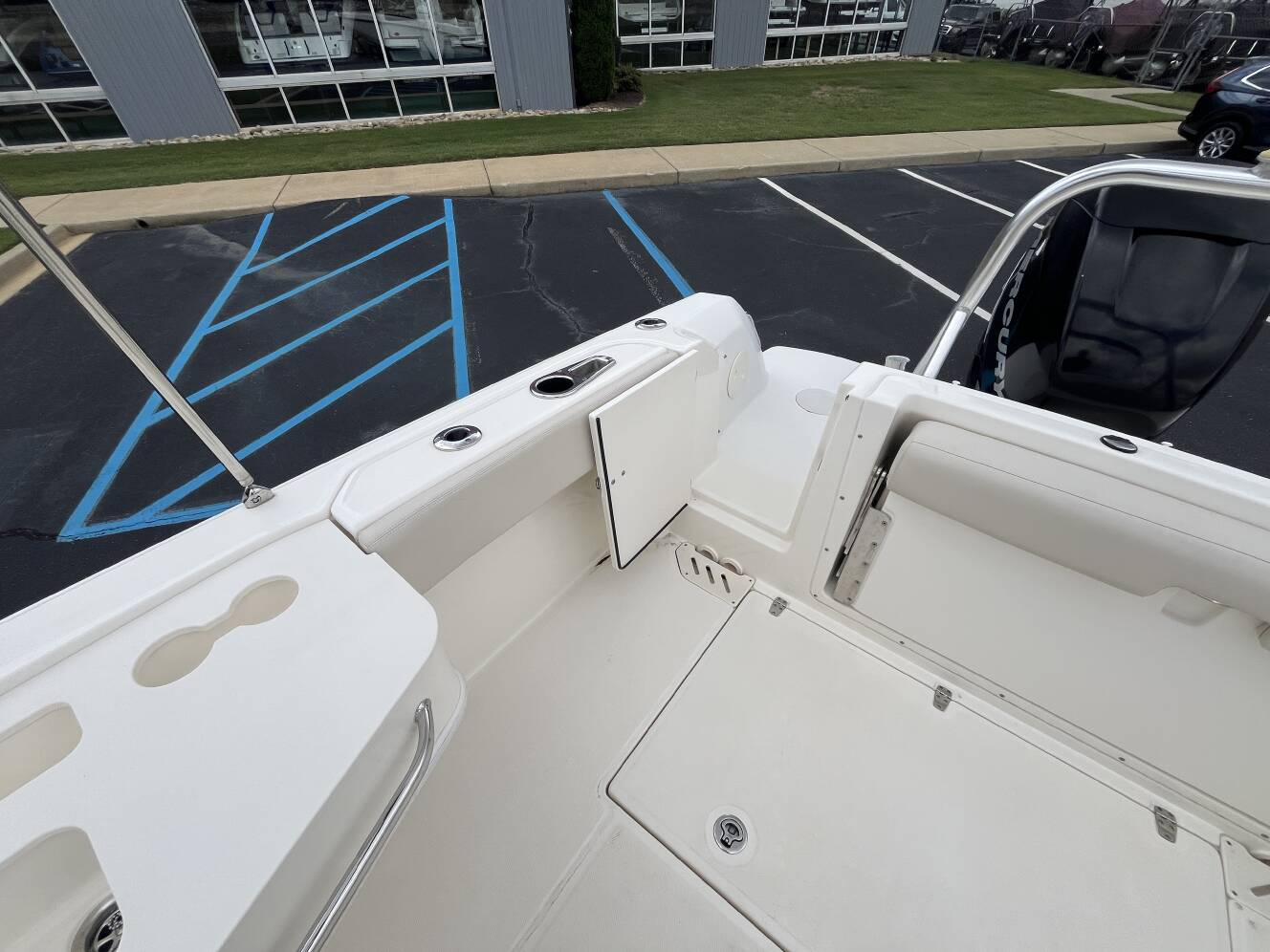A photo of this 2013 Boston Whaler 230 VANTAGE