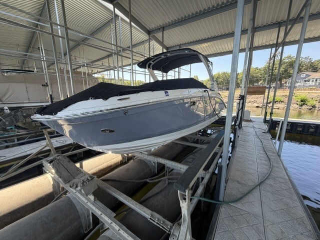 2024 Sea Ray 270 SDX 290 OUTBOARD in monkey island OK