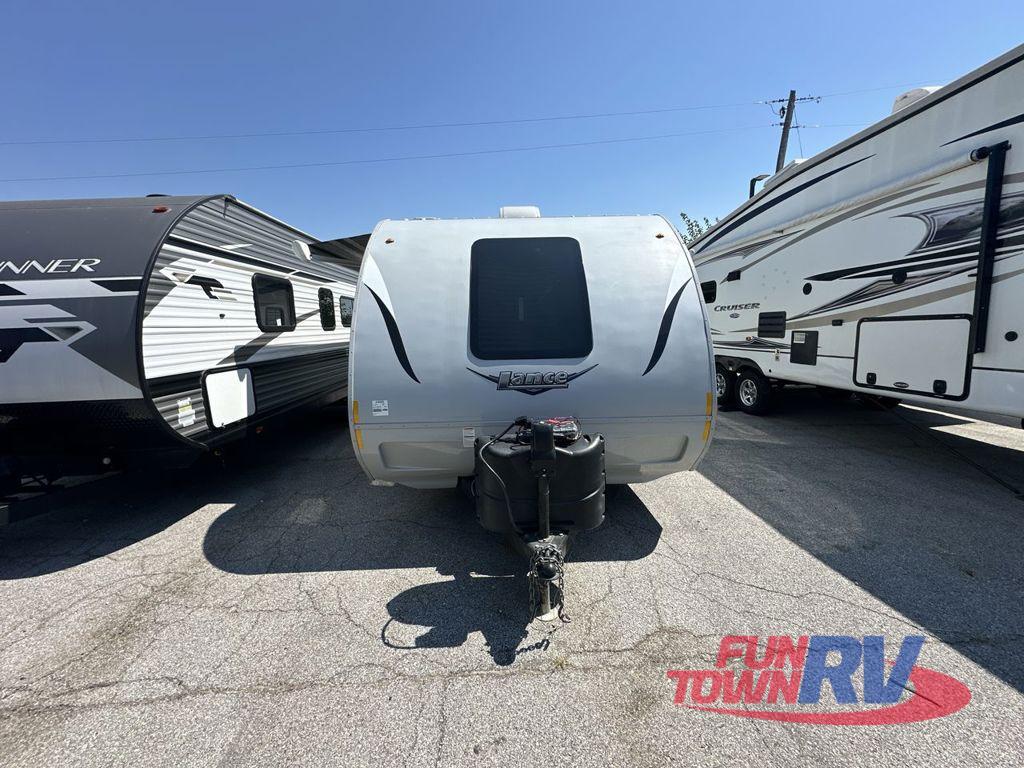 2015 Lance Travel Trailers 1995 in buckner MO