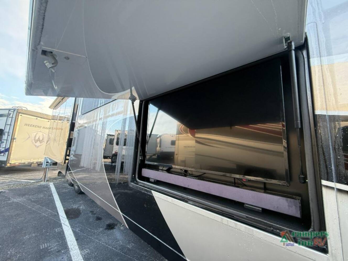 A photo of this 2019 Thor Motor Coach Tuscany 45MX
