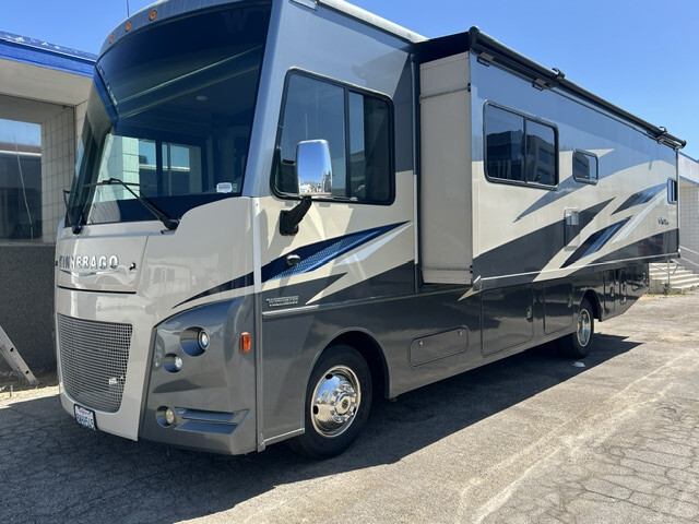 2022 Winnebago Vista 29V in burbank CA
