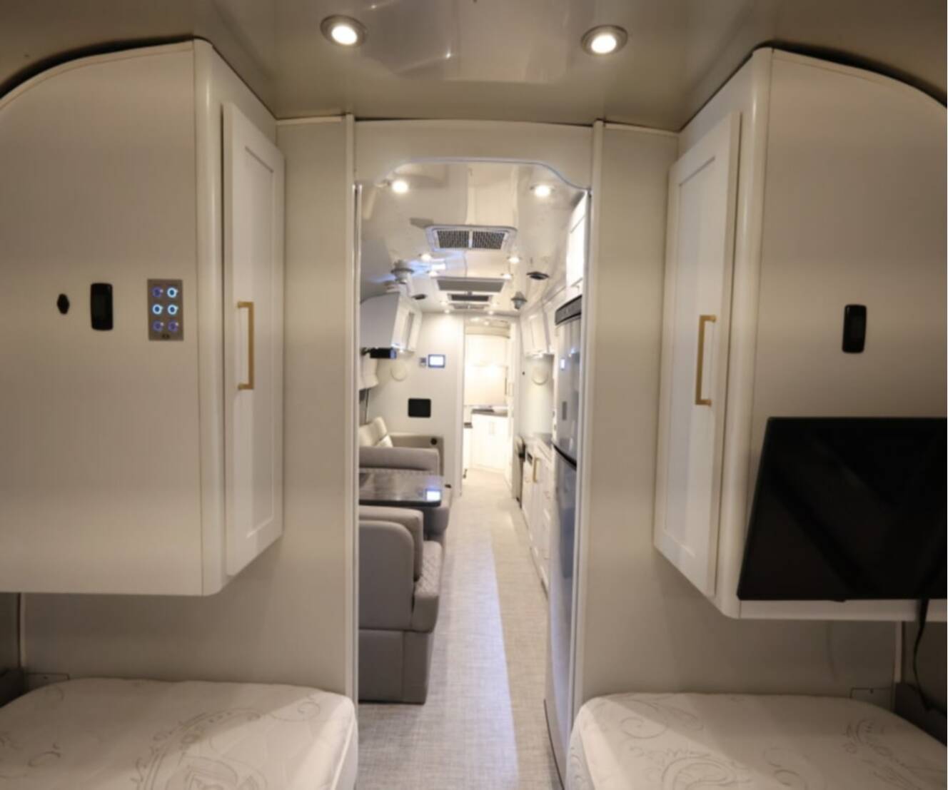 A photo of this 2023 Airstream CLASSIC 33FB 33FB TWIN