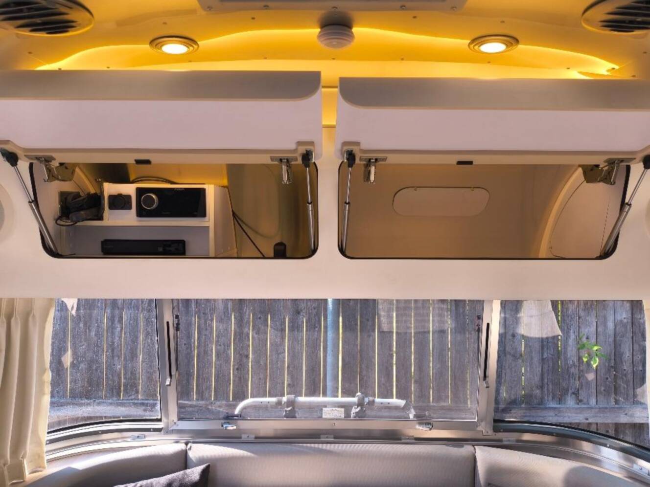 A photo of this 2020 Airstream Globetrotter 27FB Twin