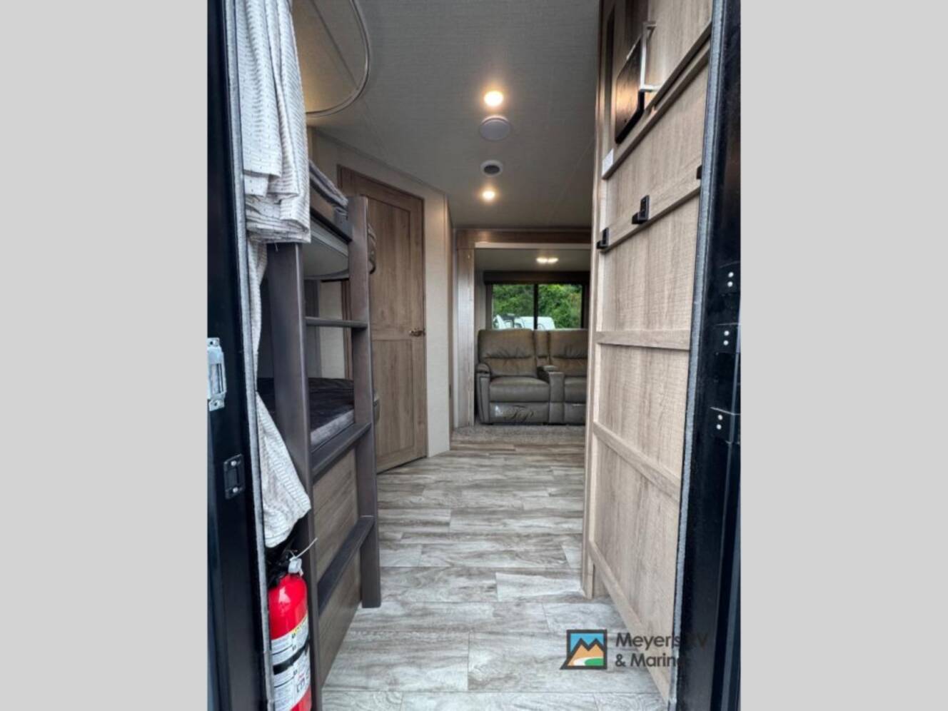 A photo of this 2022 Grand Design Imagine 2800BH