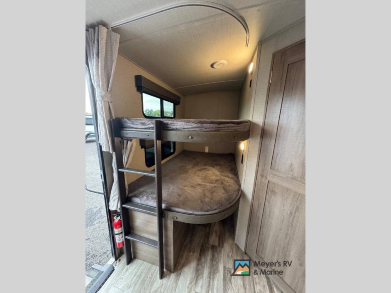 A photo of this 2022 Grand Design Imagine 2800BH