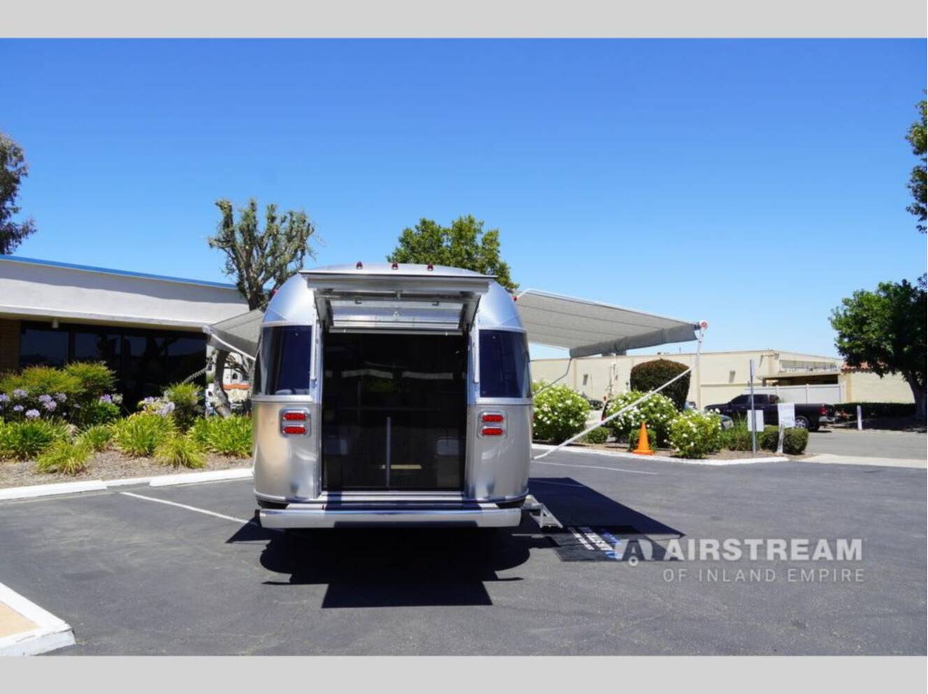 A photo of this 2026 Airstream Trade Wind 25FBQ Hatch