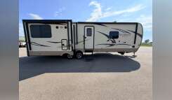 2018 Forest River Rv Rockwood Signature Ultra Lite 8329SS RV