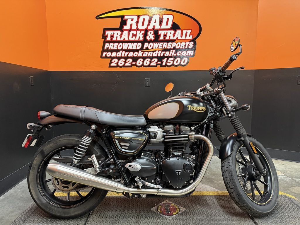 2022 Triumph Street Twin Gold Line Matt Sapphire Black GOLD LINE in Big Bend, WI