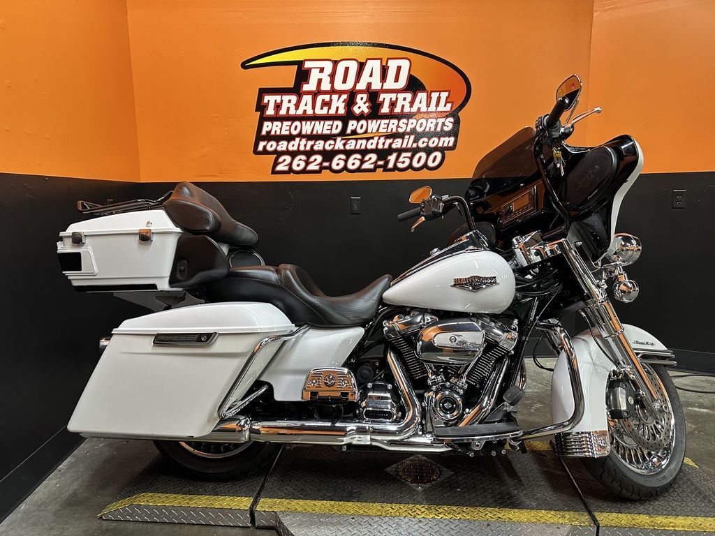 2020 Harley-Davidson® FLHR - Road King® in Big Bend, WI