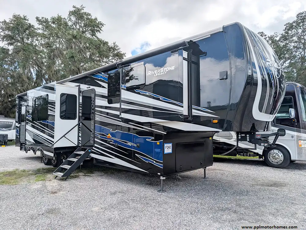 2024 Forest River Riverstone Legacy 4514BATH in summerfield FL