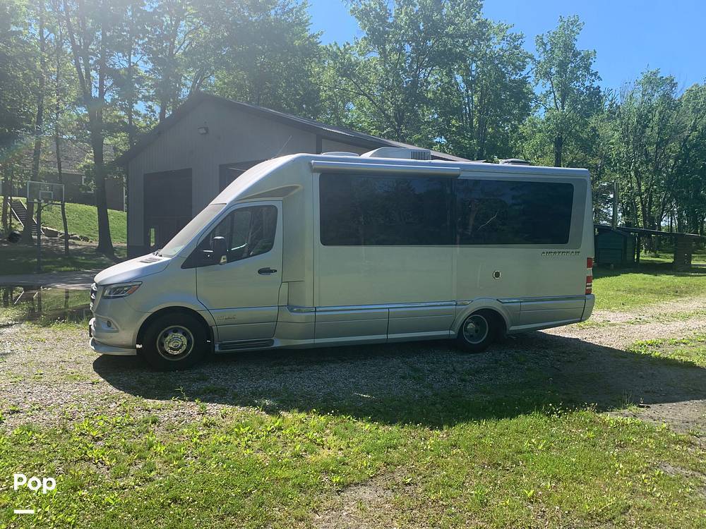2025 Airstream Atlas Murphy Suite in middlebury IN
