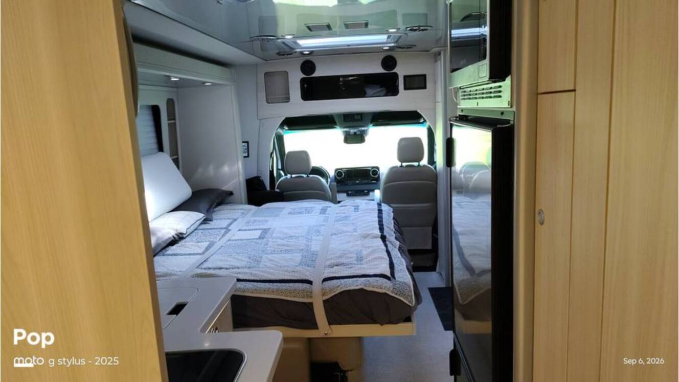 A photo of this 2025 Airstream Atlas Murphy Suite