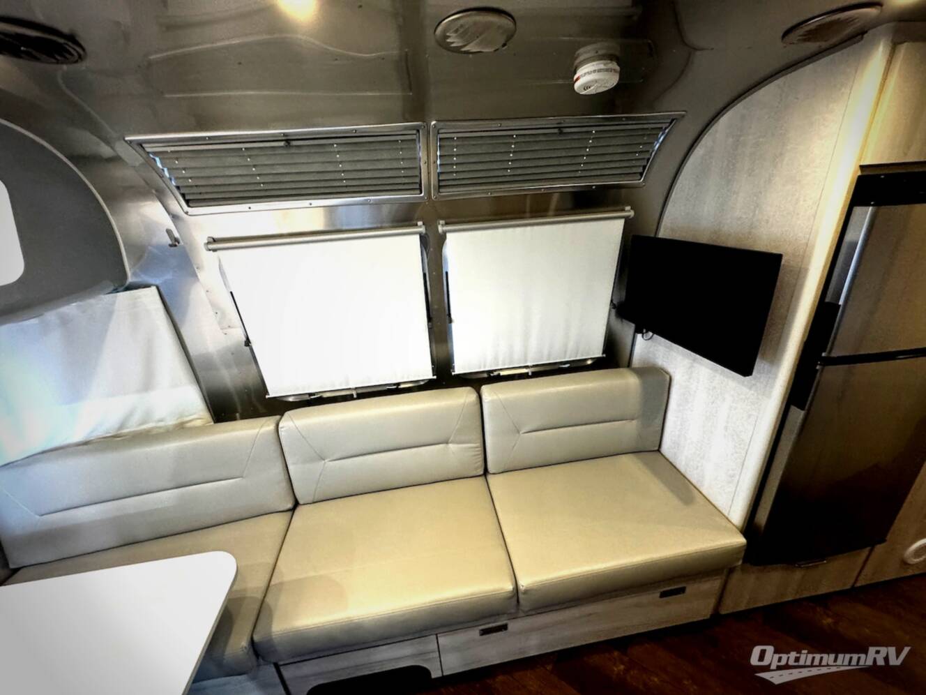 A photo of this 2022 Airstream International 25FB TWIN