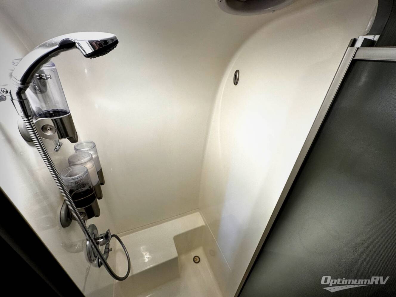 A photo of this 2022 Airstream International 25FB TWIN