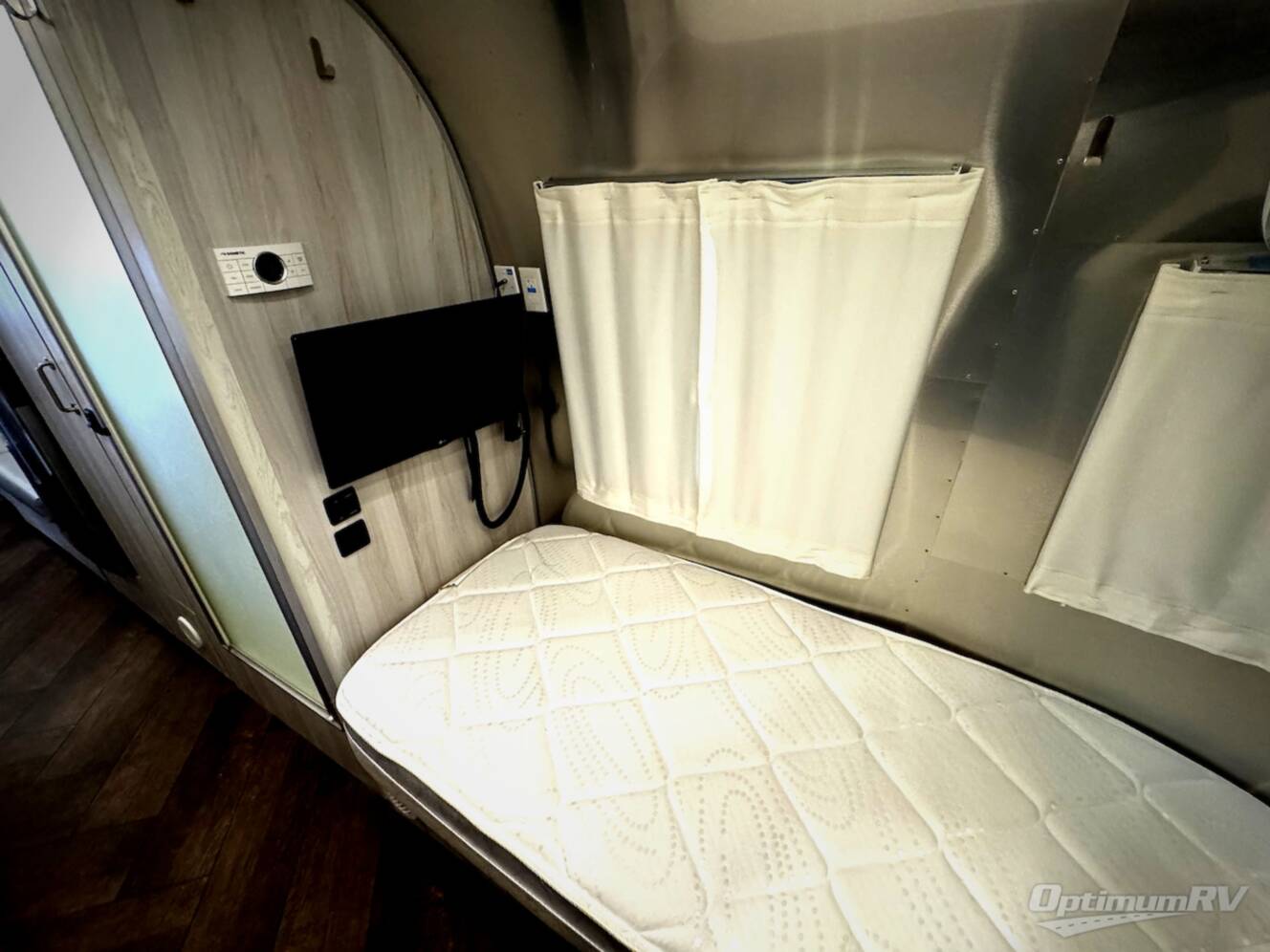 A photo of this 2022 Airstream International 25FB TWIN