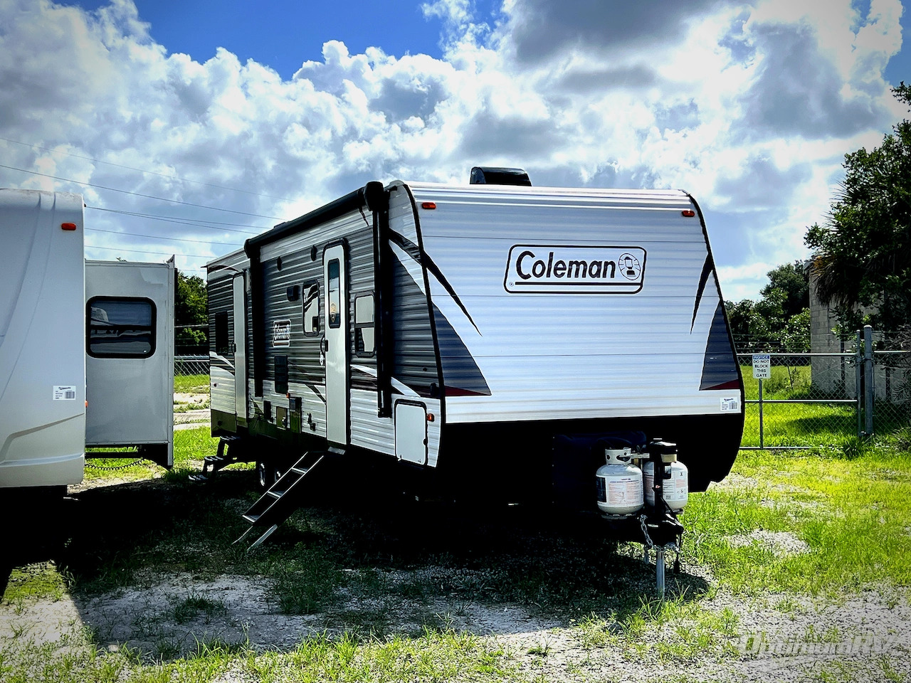 2019 Coleman Lantern Series 300TQ RV