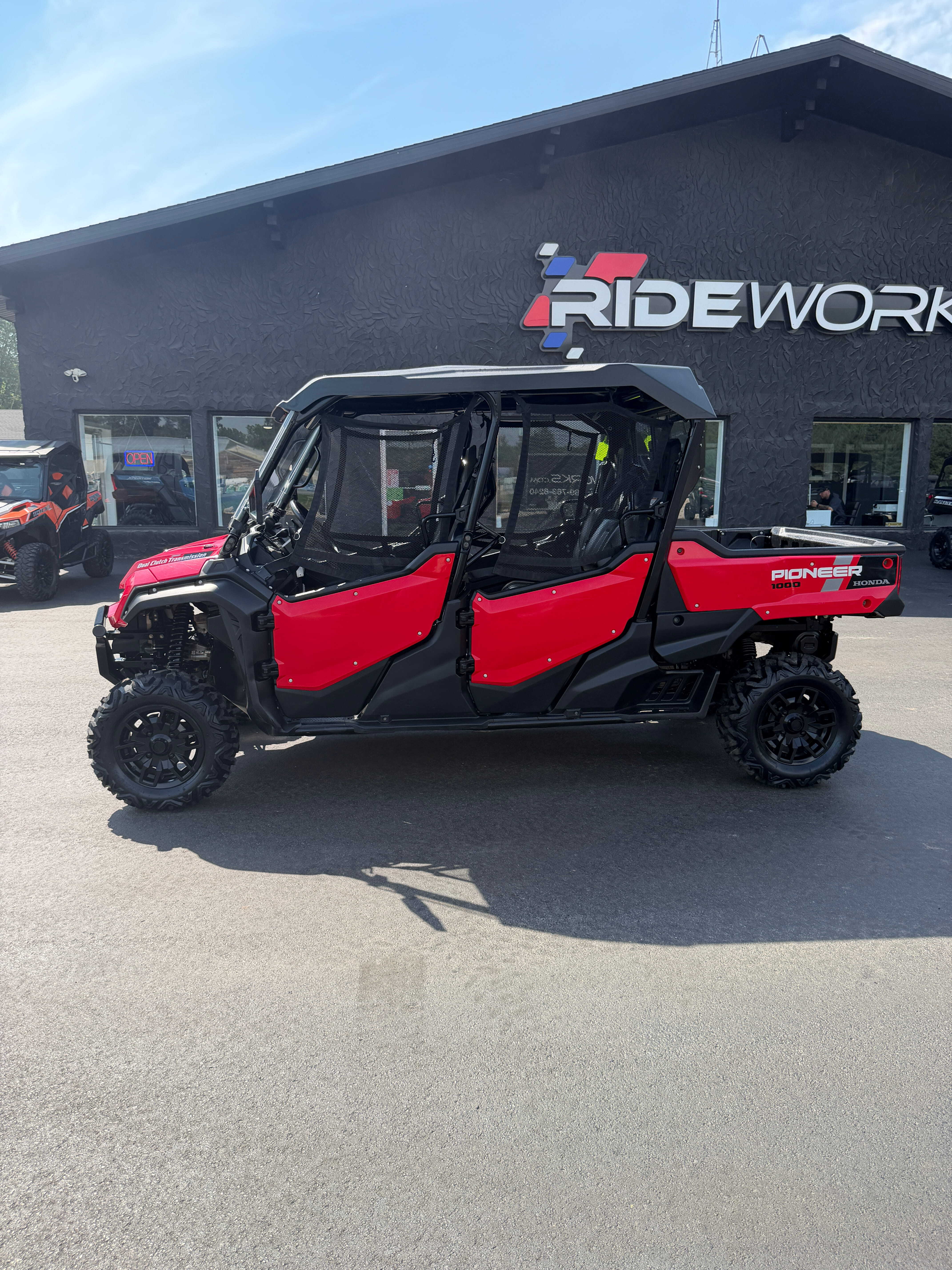 2023 Honda PIONEER 1000-6 CREW DELUXE 1000-6 DELUXE CREW in carson city MI