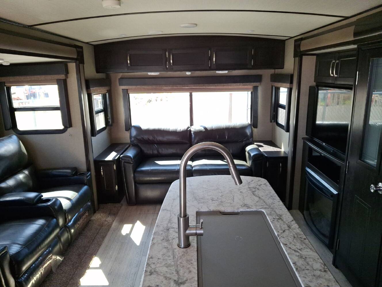 A photo of this 2018 Grand Design Imagine 2970RL