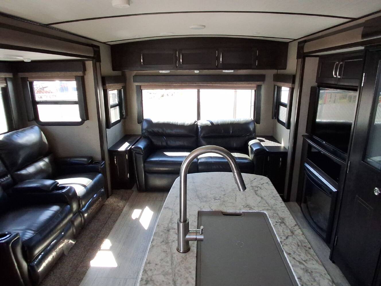 A photo of this 2018 Grand Design Imagine 2970RL