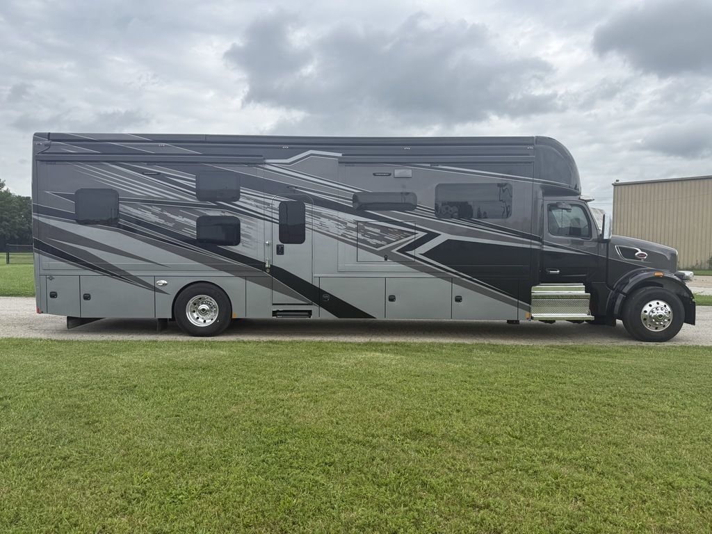 2026 Renegade 40EBH Peterbilt 567 in scott city MO