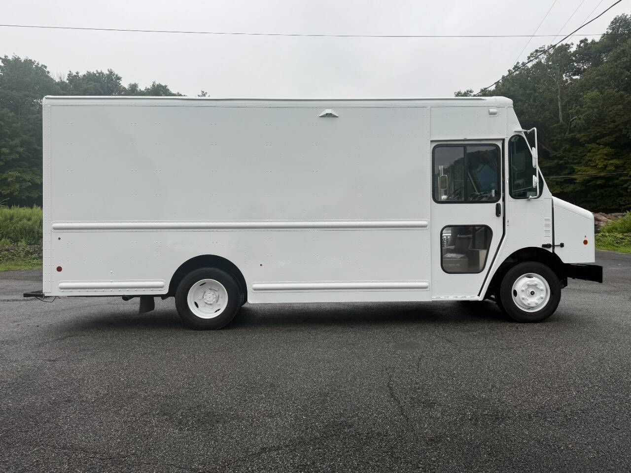 2021 FREIGHTLINER MT45 Chassis in Lafayette, NJ